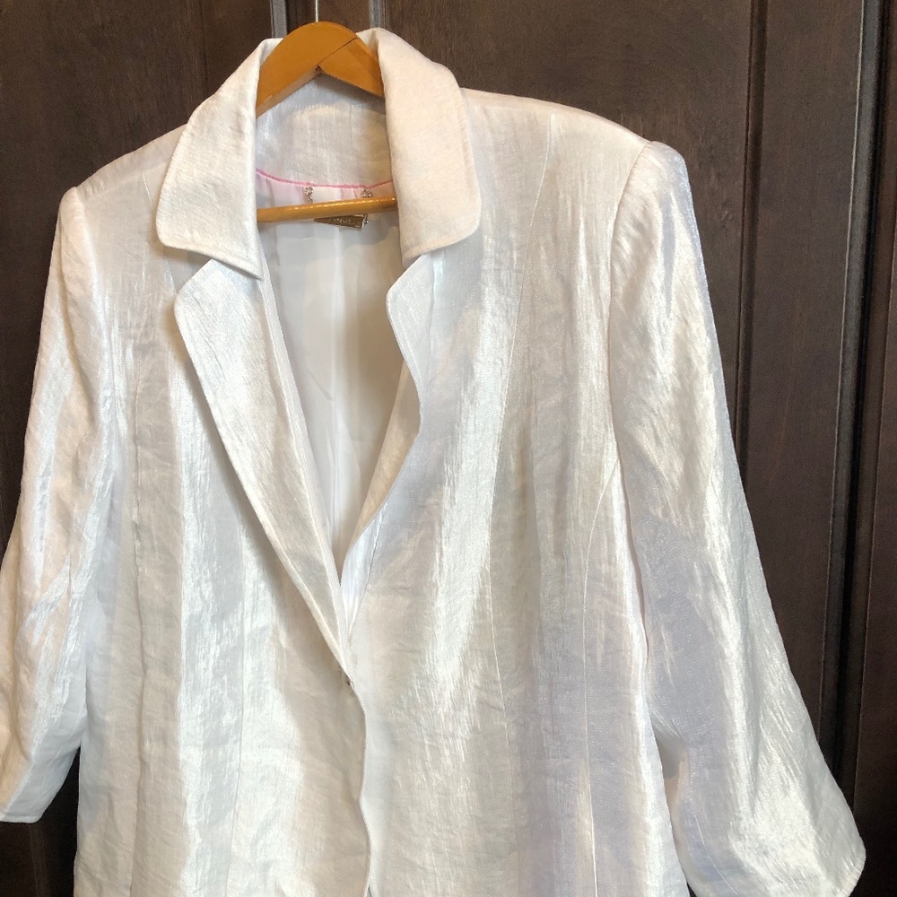 Women’s plus size white blazer